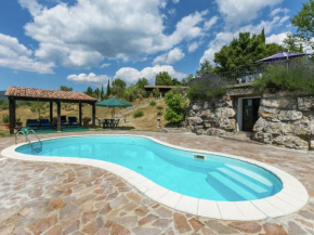 Lavish Villa in Selva Santa Fiora with Pool  Санта Фьора
